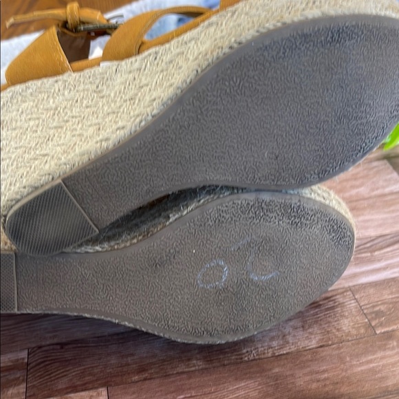 Report Yellow Espadrille Wedges with Straps - Picture 5 of 6